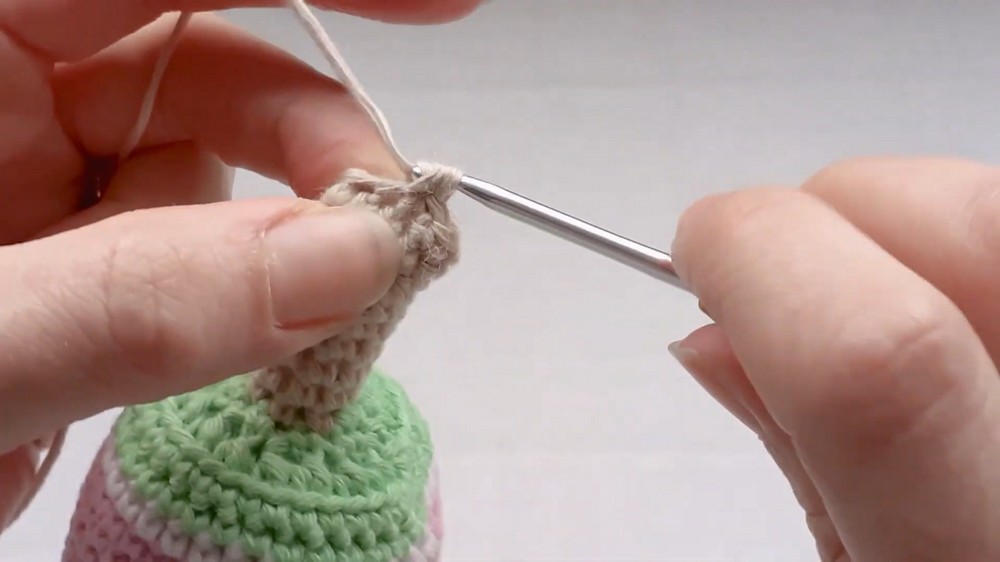 Crochet Kawaii Popsicle Stick step 6