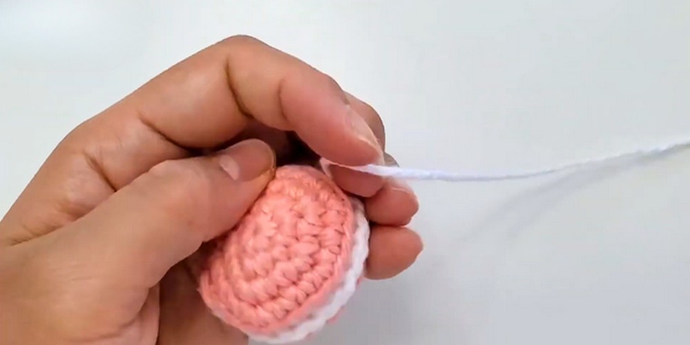 Crochet Macaron Amigurumi step 5