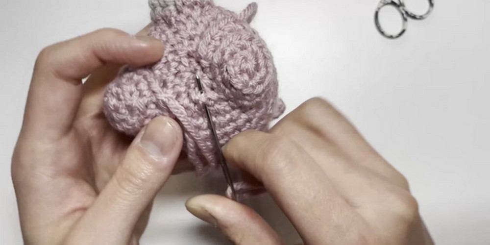 Crochet Mini-Dino step 4