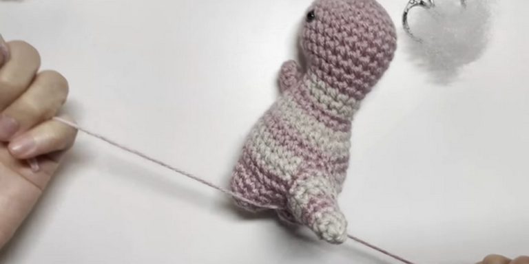 Crochet Mini-Dino step 6