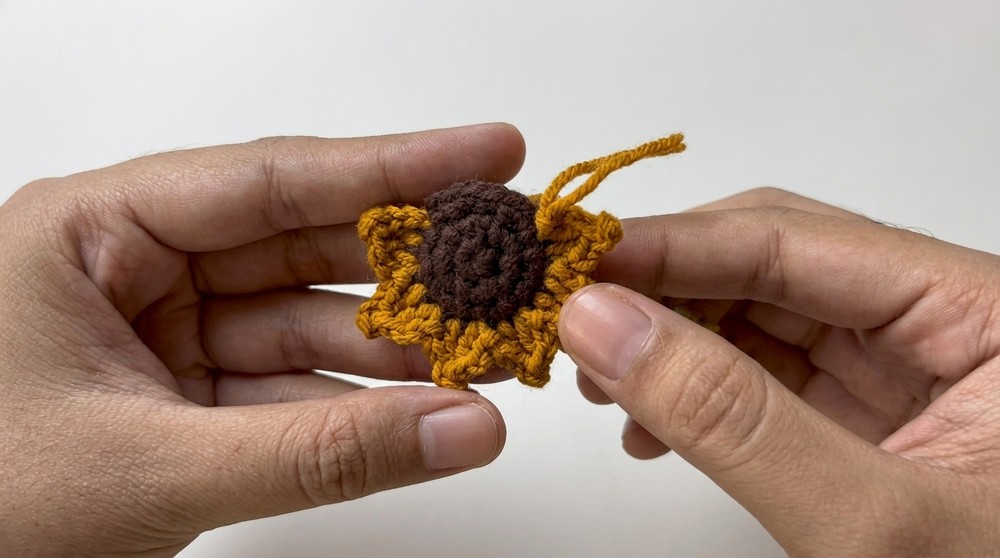Crochet Mini Flower Bouquet Keychain For Spring Gifts