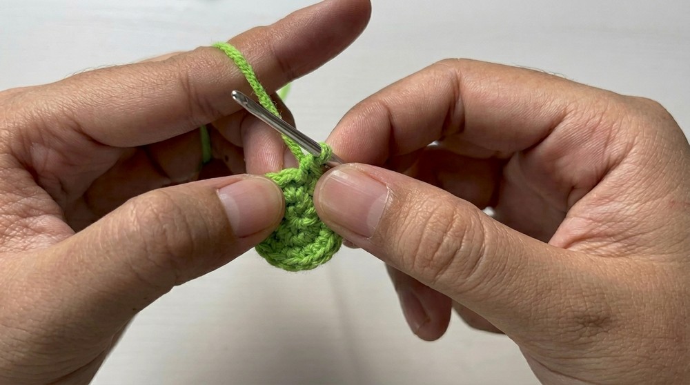 Crochet Mini Flower Bouquet Keychain For Spring Gifts