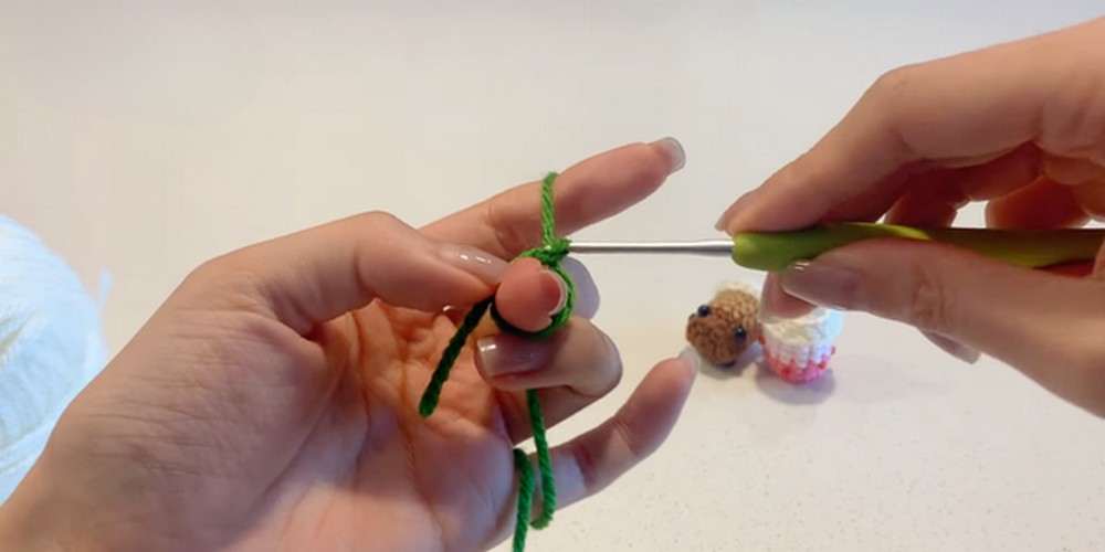 Crochet Mini Milk Tea Keychain step 1