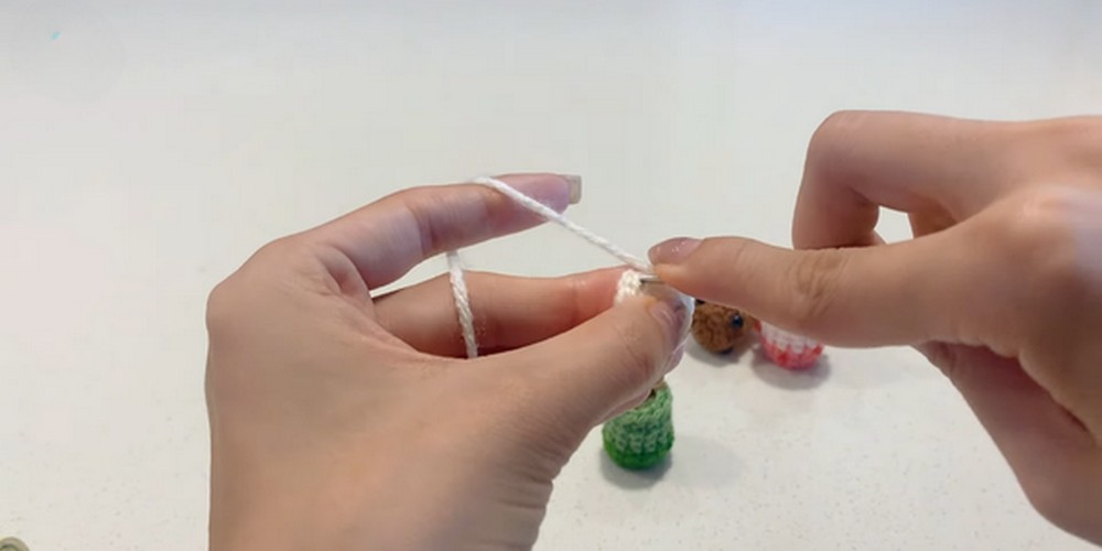 Crochet Mini Milk Tea Keychain step 4