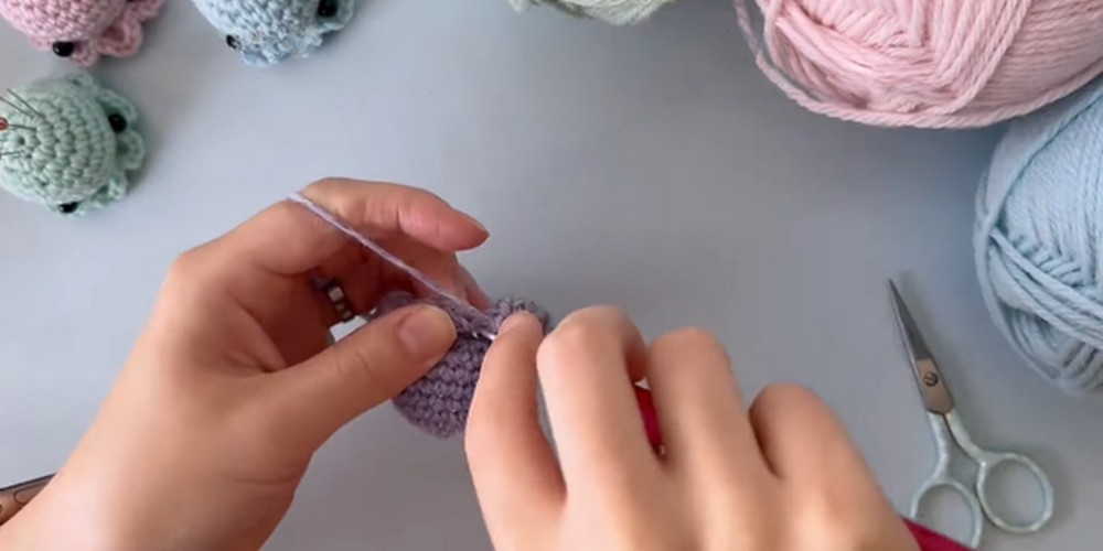Crochet Mini amigurumi octopus step 5