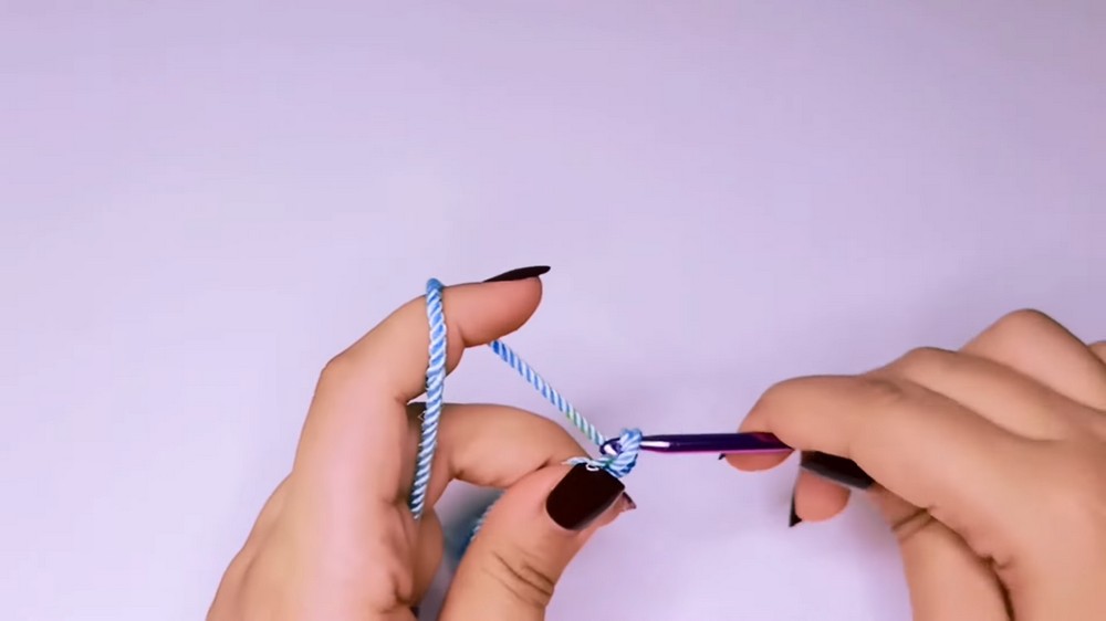 Crochet Miniature Backpack step 1