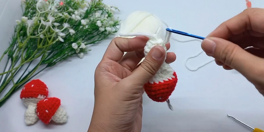 Crochet Mushroom Pop step 5