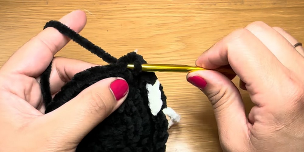Crochet Penguin Amigurumi step 2