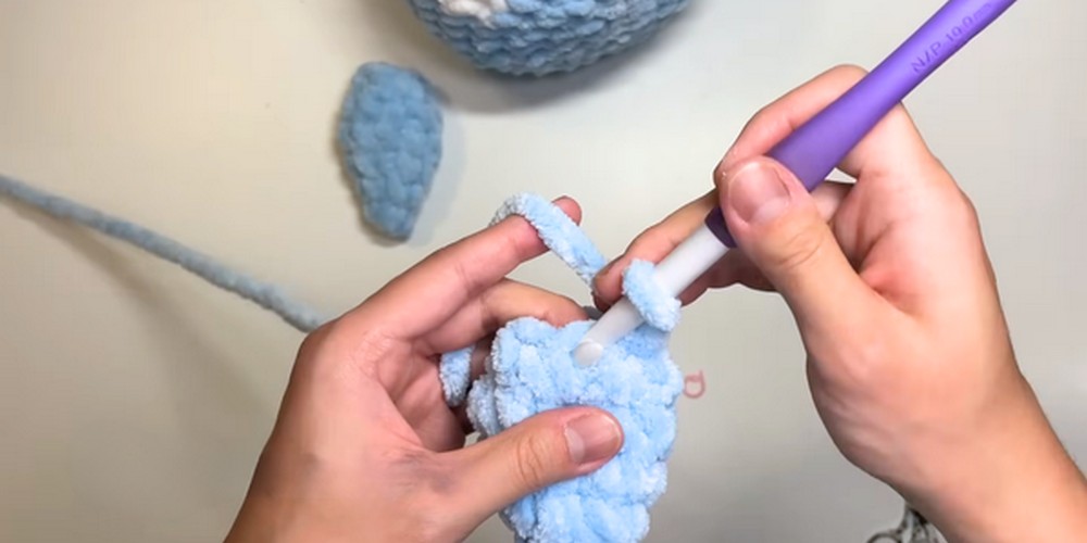 Crochet Pudgy Penguin step 5