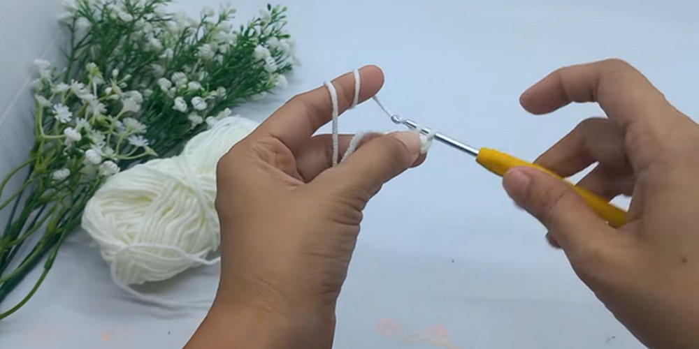 Crochet Squishy Stingray  step 1