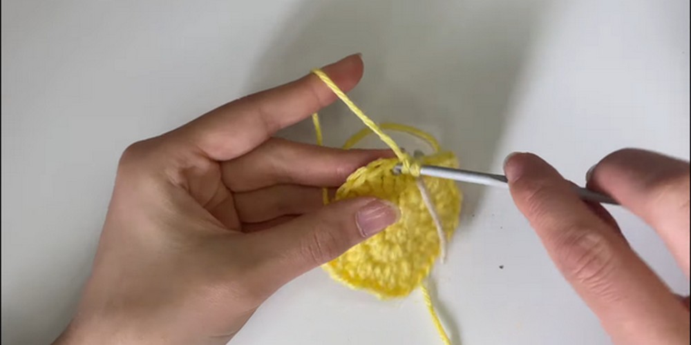Crochet Star Trinket Tray step 2