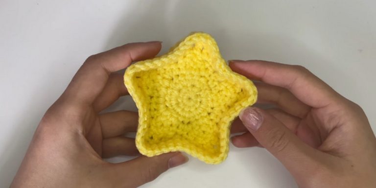 Crochet Star Trinket Tray step 6