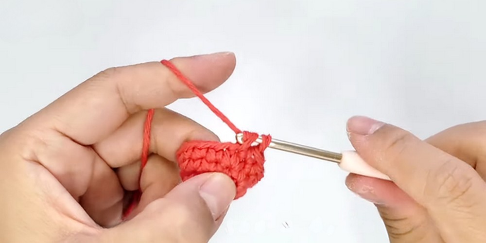 Crochet Strawberry Amigurumi step 2