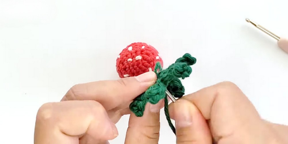 Crochet Strawberry Amigurumi step 5