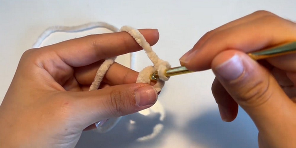 Crochet Sushi step 1
