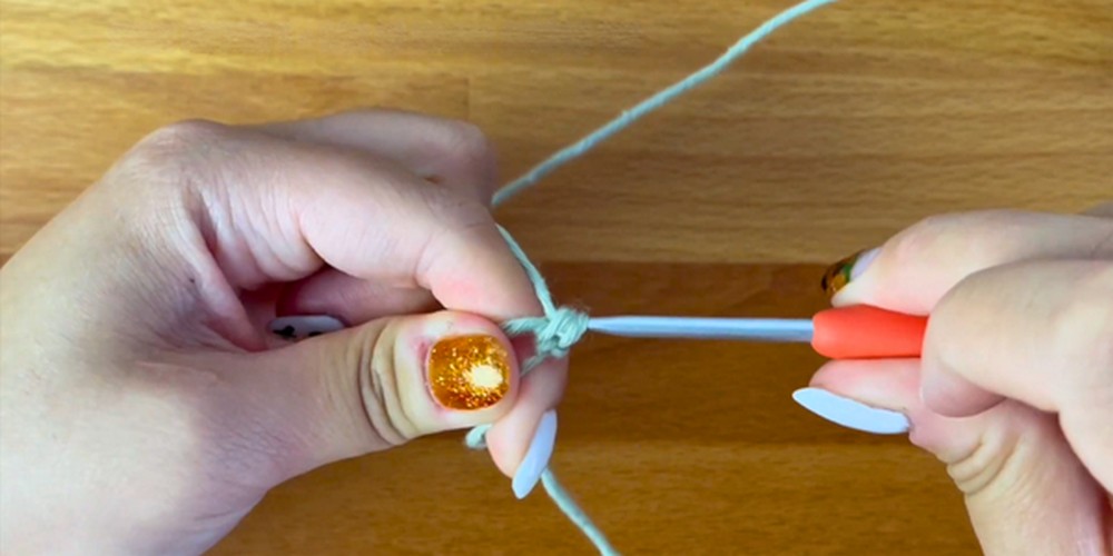 Crochet Toadstool Mushroom Halloween Ornament step 1