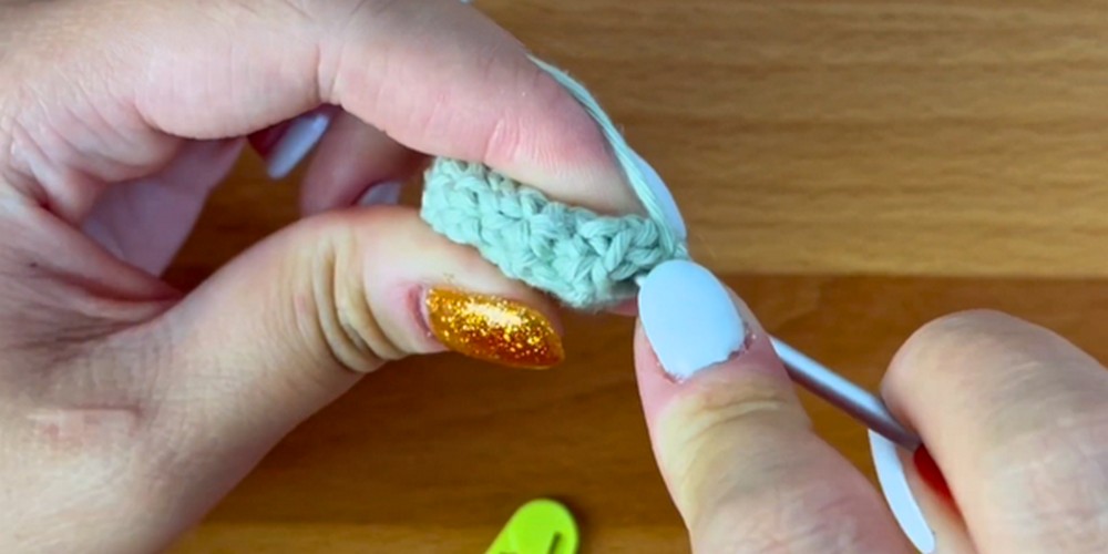 Crochet Toadstool Mushroom Halloween Ornament step 2