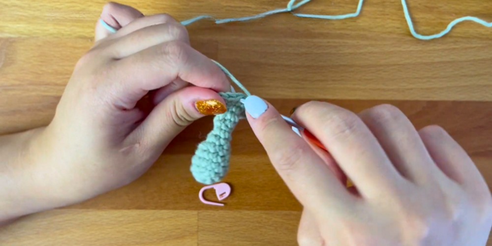 Crochet Toadstool Mushroom Halloween Ornament step 3