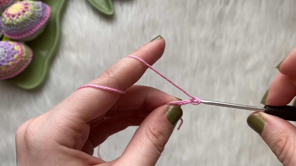 Crochet an Easter Egg step 2