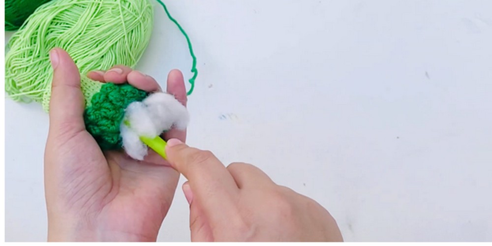 Crochet broccoli step 4