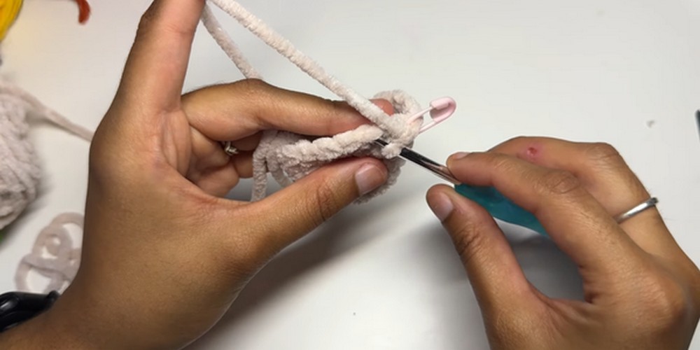 Fun Crochet Pumpkin Turtle Amigurumi step 2