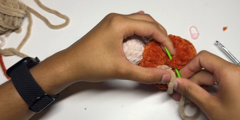 Fun Crochet Pumpkin Turtle Amigurumi step 5