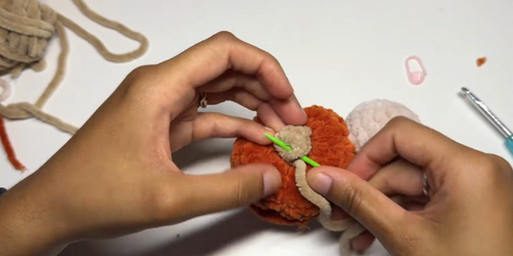 Fun Crochet Pumpkin Turtle Amigurumi step 6