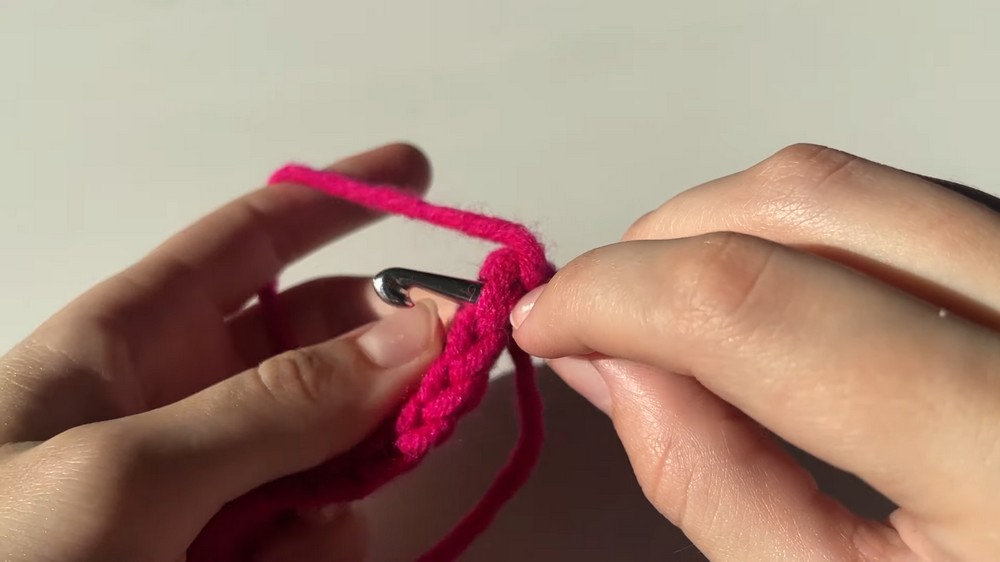 Simple Crochet Easy Bow Pattern step 2