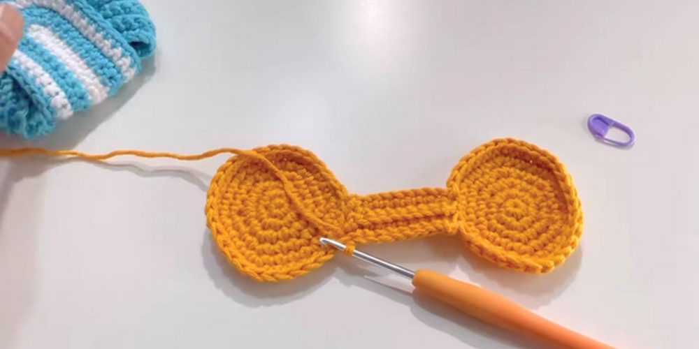 Small Crochet Round Pouch step 4