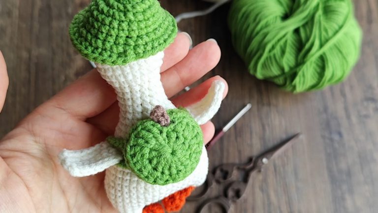 Crochet Apple Applique Pattern For Decorations