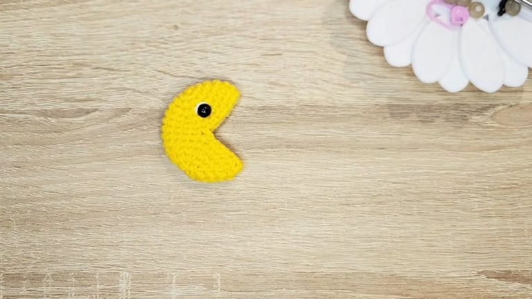 Pacman And Ghosts Pattern For Fridge Magnets