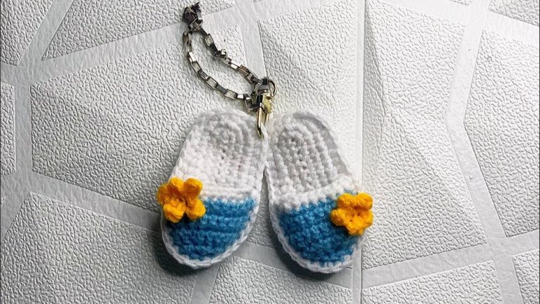 Crochet Sandals Keychain Pattern For Summer Vibes