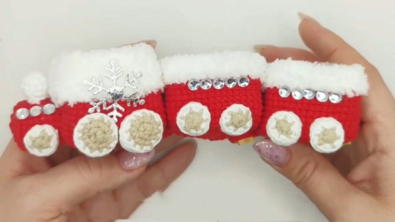 Crochet Christmas Steam Train Amigurumi Pattern