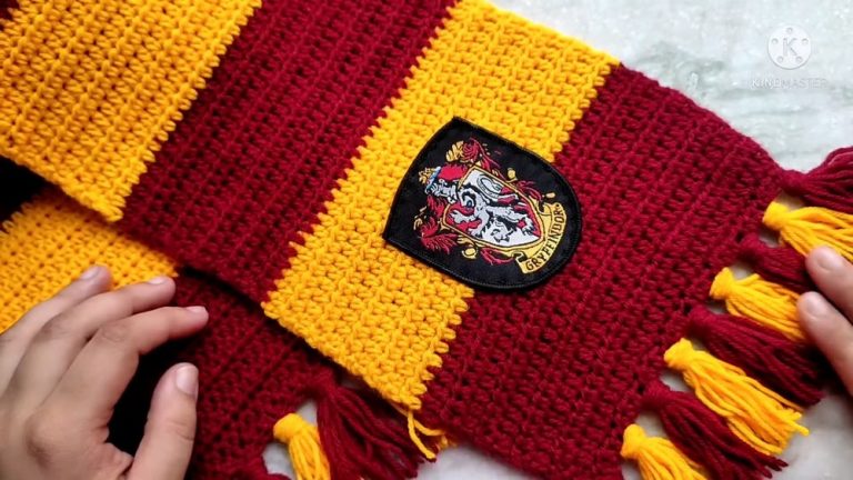 Crochet Harry Potter Scarf Pattern For Year-Round Magic