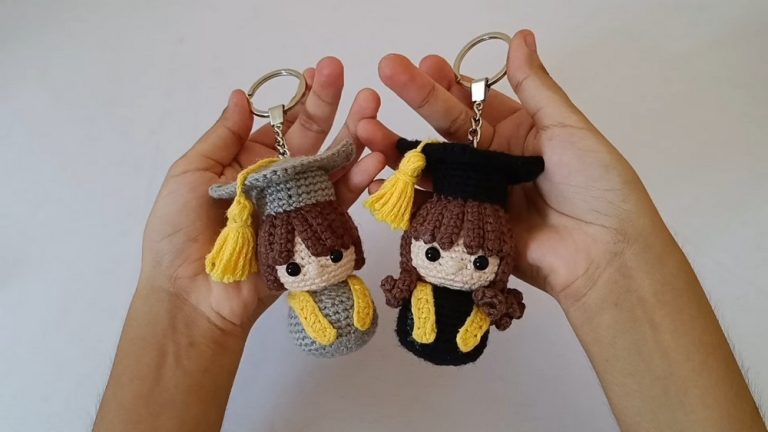 Crochet Graduated Dolls Pattern (Gifts For Recent Graduates)