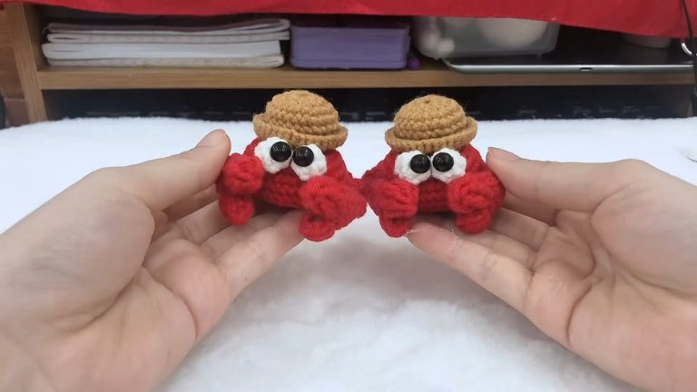 Crochet Amigurumi Crab Wearing Hat Pattern