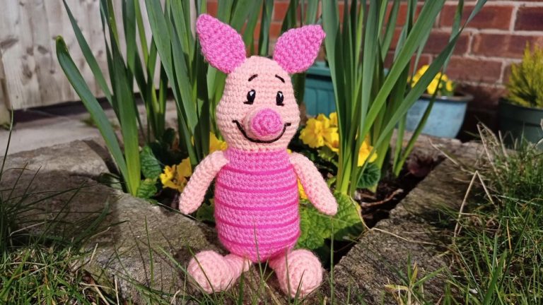 Kawaii-Inspired Crochet Piglet Amigurumi Pattern