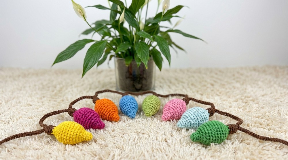 Colorful Crochet Christmas lights Amigurumi Pattern Free 2