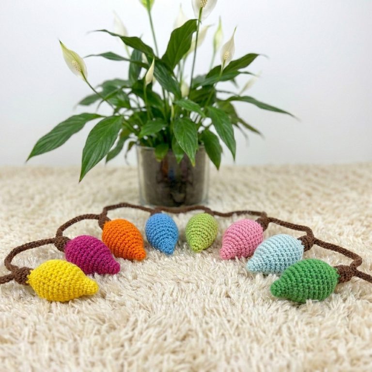 Colorful Crochet Christmas lights Amigurumi Pattern Free 8