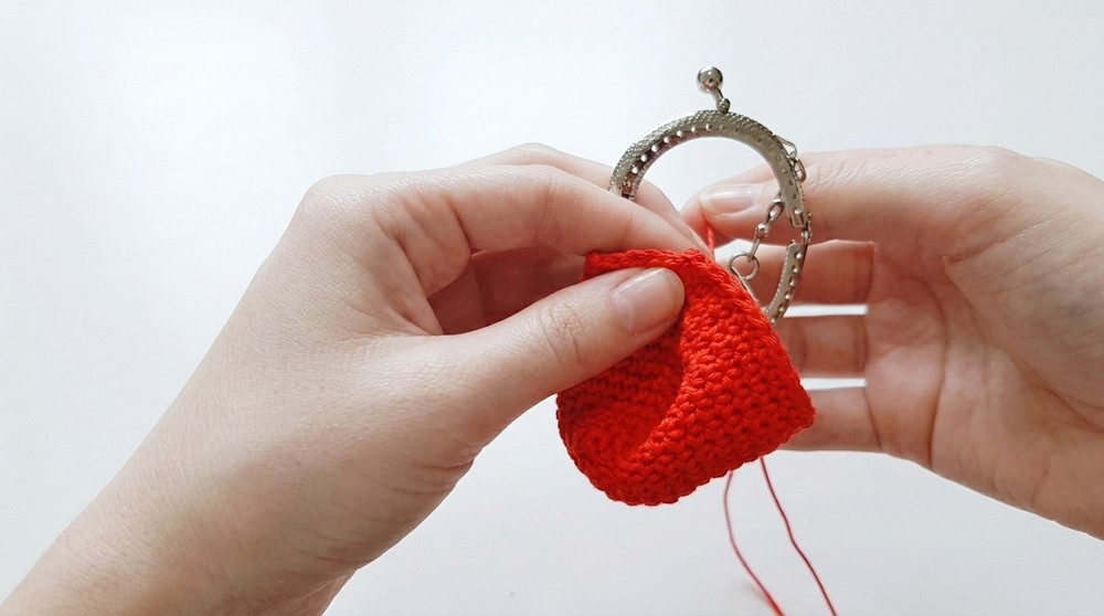 Crochet Coin Purse Keychain Pattern To Carry Little Treasures 5
