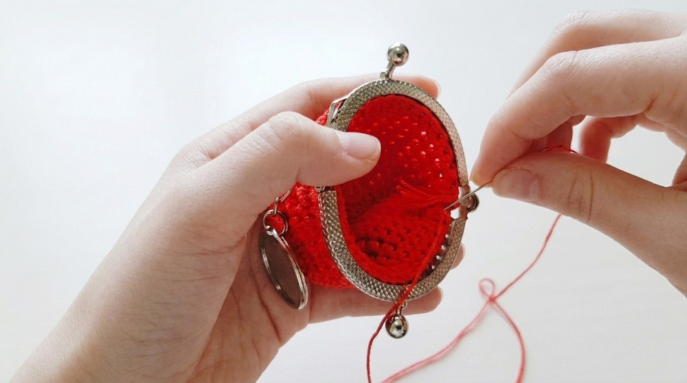 Crochet Coin Purse Keychain Pattern To Carry Little Treasures 6