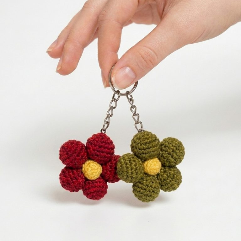 Crochet Flower Keychain Pattern For Mother’s Day Gifts 10