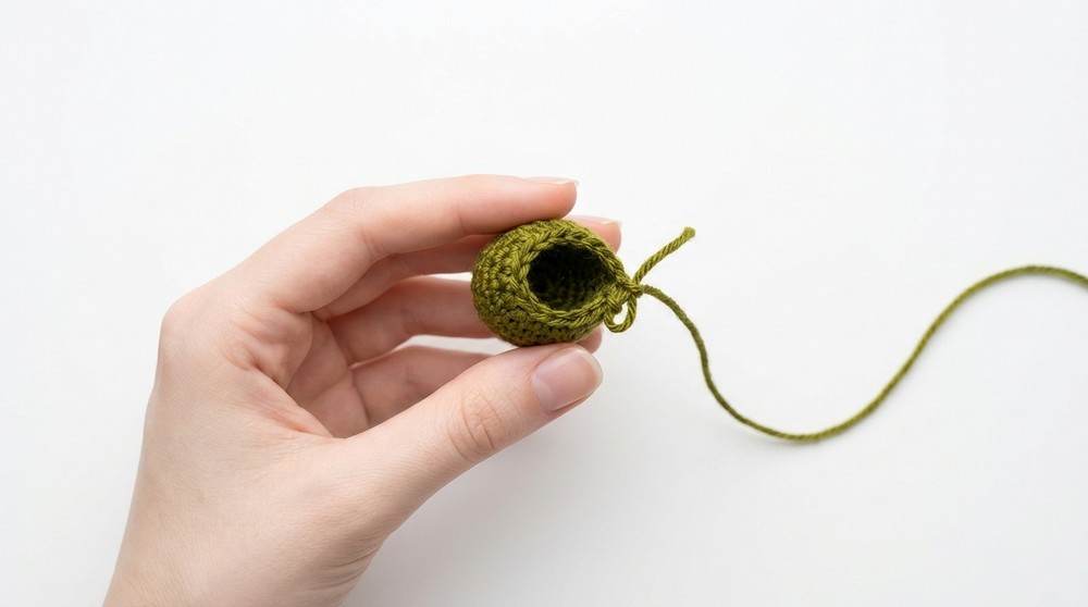 Crochet Flower Keychain Pattern For Mother’s Day Gifts 4