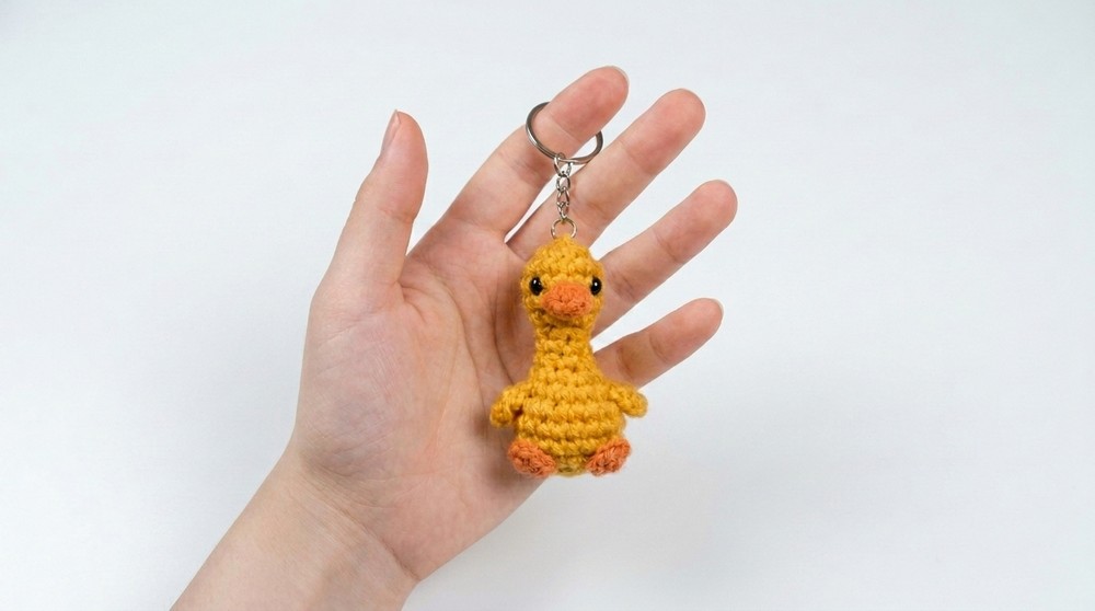 Crochet Goose Keychain Pattern For Charming Gifts 2