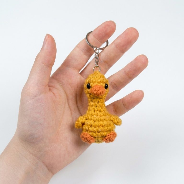 Crochet Goose Keychain Pattern For Charming Gifts 9