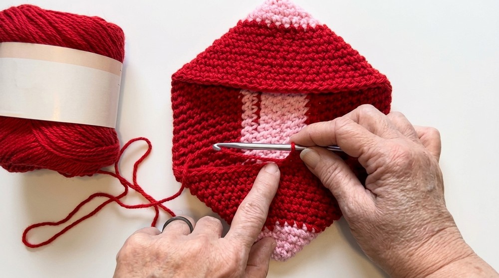 Crochet Magic Potholder Using One Stitch Pattern 5