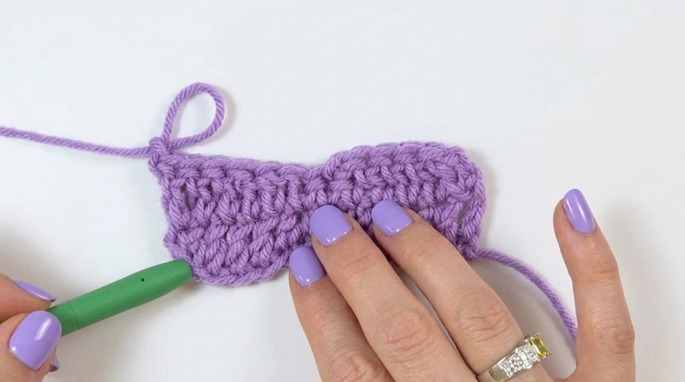 Crochet Pet Bowtie Pattern For Halloween Parties 5