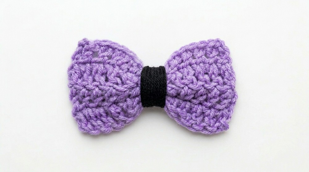 Crochet Pet Bowtie Pattern For Halloween Parties 7