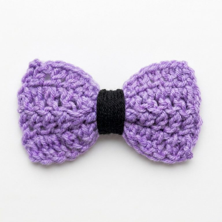 Crochet Pet Bowtie Pattern For Halloween Parties 9
