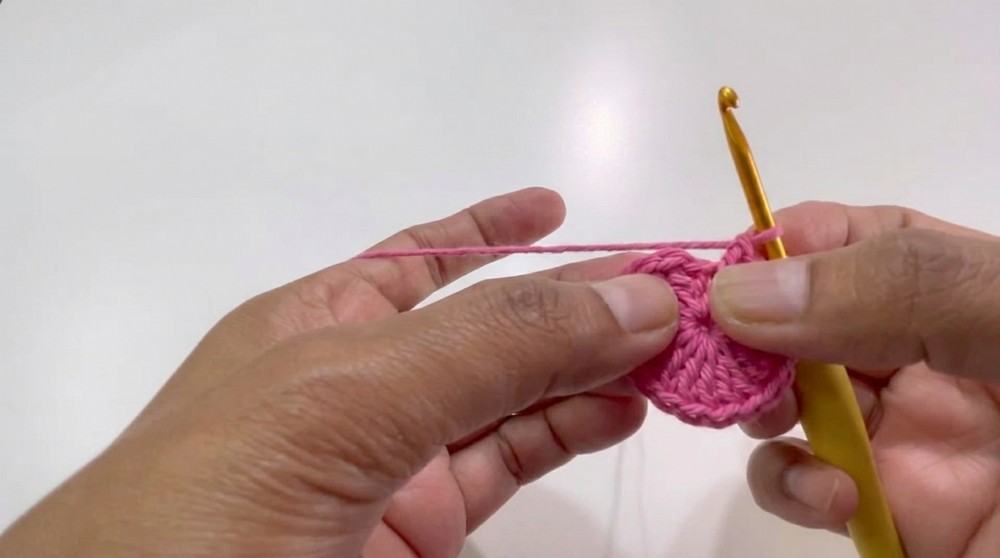 Crochet - Sun & Moon Granny Square Mini Pouch - Very Easy Pattern 4